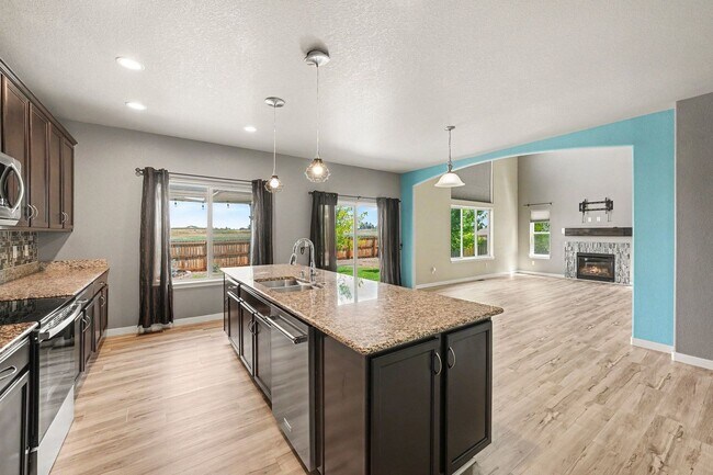 Building Photo - Beautiful home in Liberty Ranch