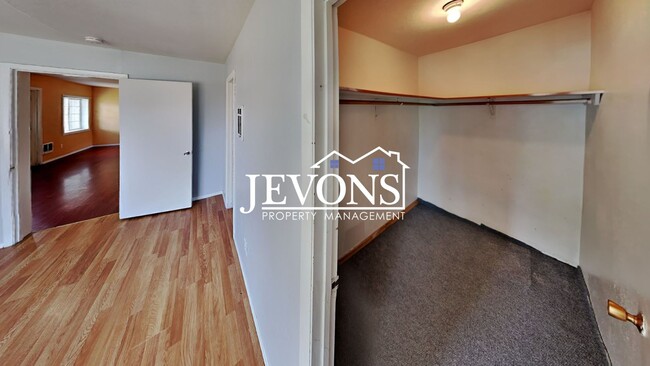 Building Photo - 3-bedroom home near Yakima Valley College ...