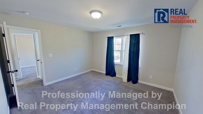 Building Photo - Spacious 3 BD/2.5 BA Home with Office Featuring Open Floorplan