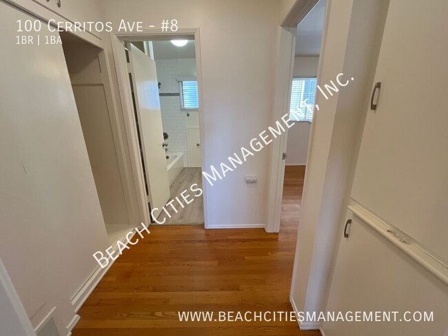 Building Photo - Charming 1 Bedroom 1 Bath Condo- Blocks Aw...