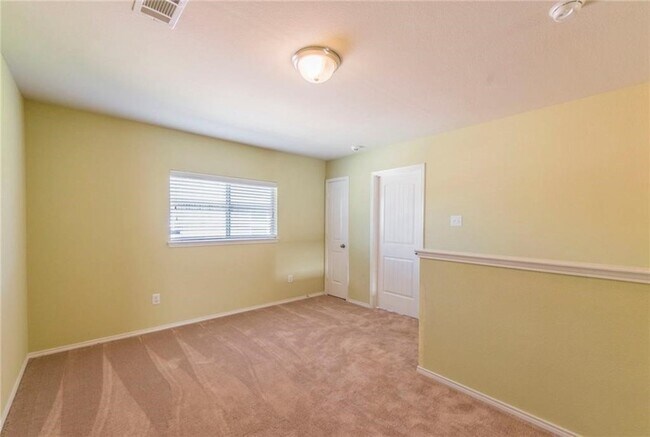 Building Photo - 560 Griffith Dr