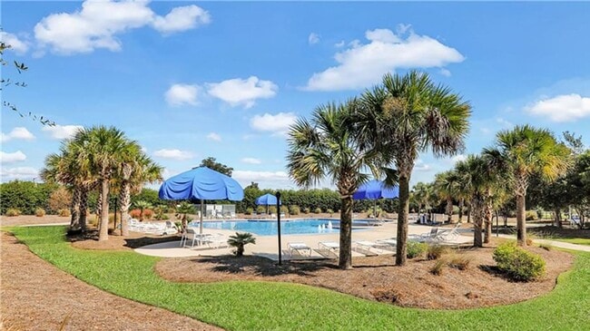 Building Photo - Coming Available! 3 Bedroom, 2.5 Bath Townhome!