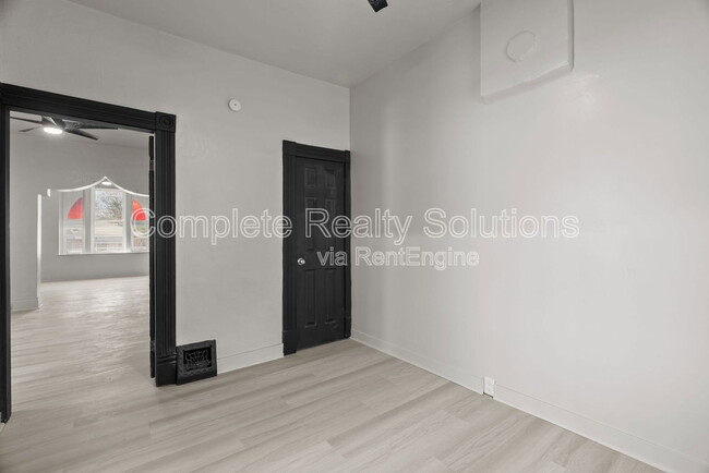 Building Photo - 4038 California Ave