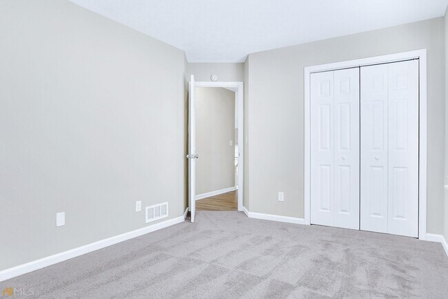 Building Photo - 2991 Brooks Dr