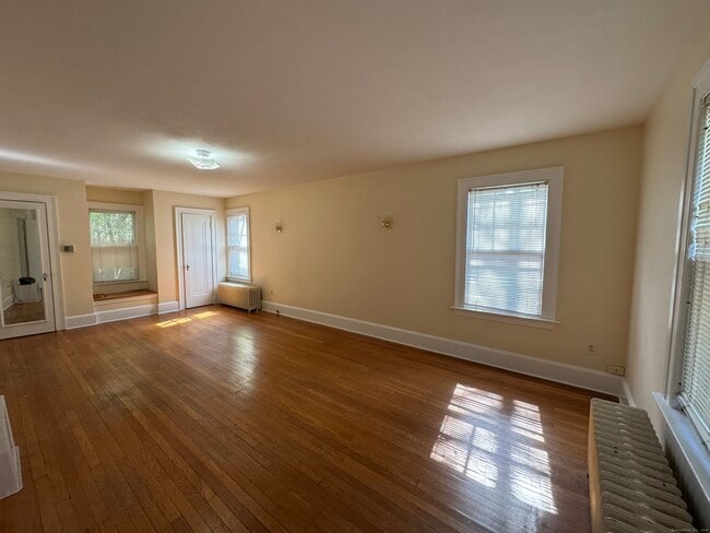 Building Photo - 139 W Park Ave