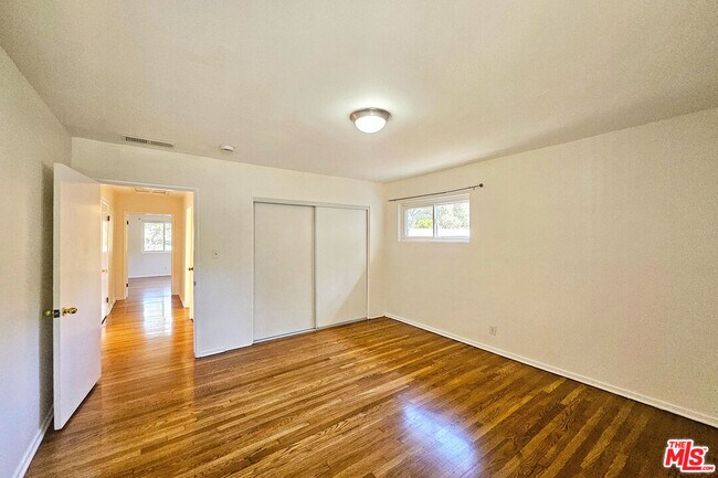 Building Photo - 3700 Glenwood Ave