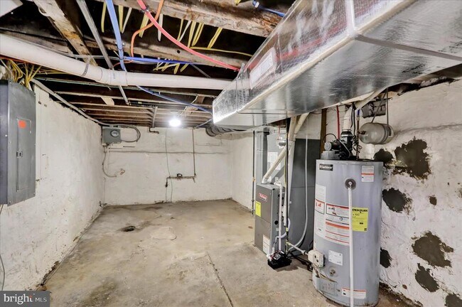 Building Photo - 734 Franklin St