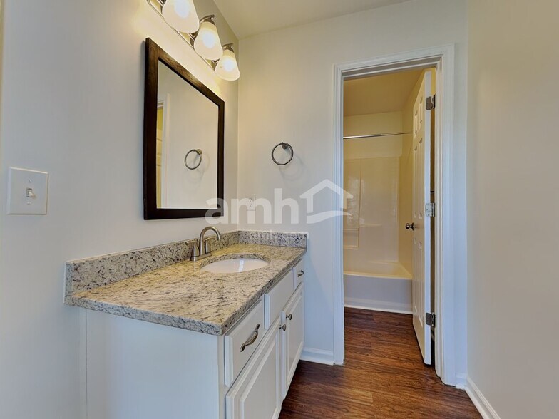 Building Photo - 4504 Insdale Ct NW