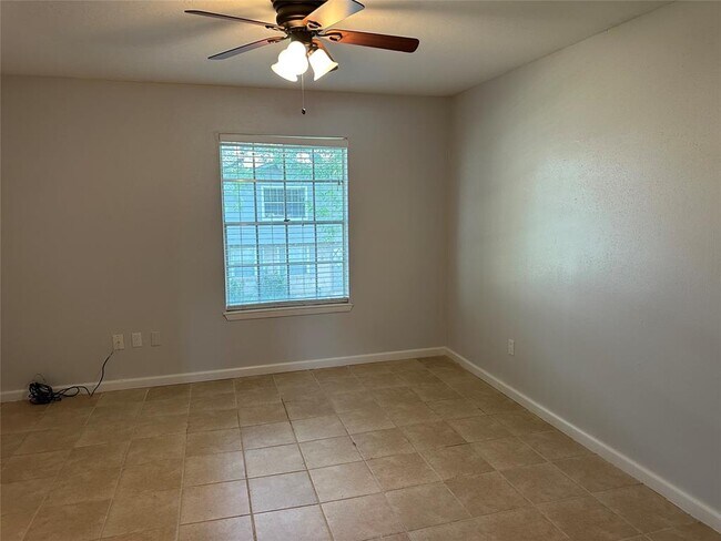 Building Photo - 12889 High Star Dr