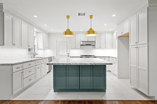 Building Photo - 4014 Tilson Ln