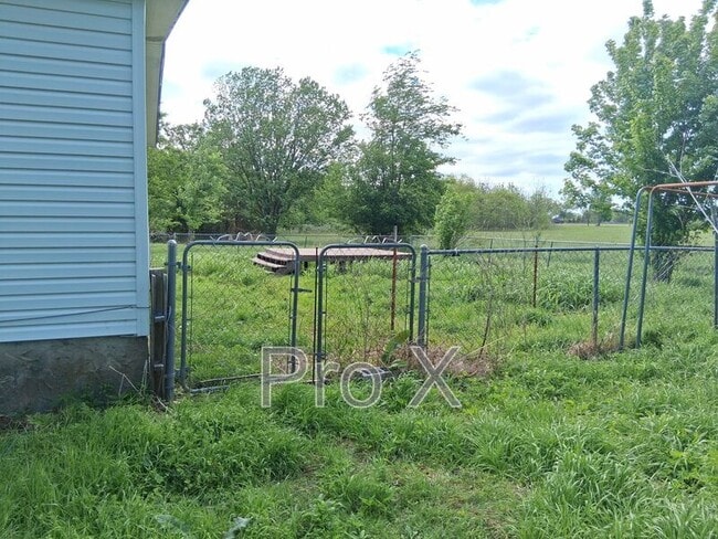 Building Photo - 910 Sands Rd