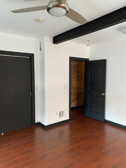 Building Photo - 874 Oak St
