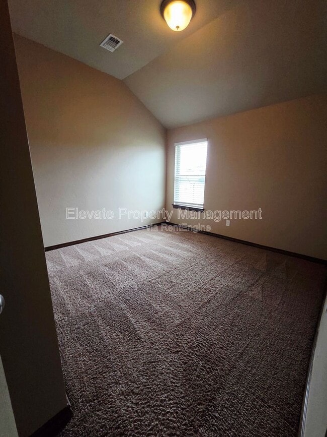 Building Photo - 2302 Kintyre Rd