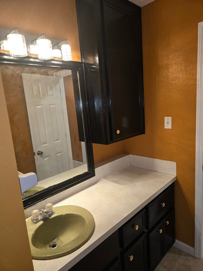 Building Photo - 7218 Oriole St