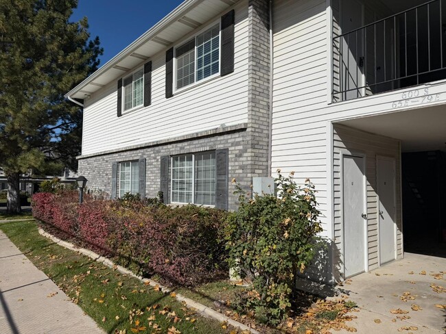 Building Photo - 65 E 600 S