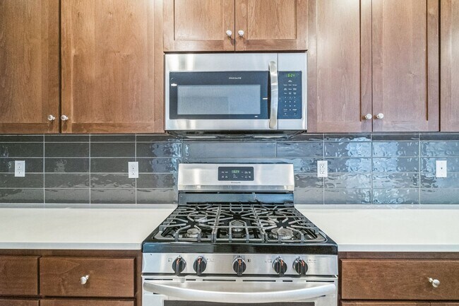 Building Photo - 9745 SW 171st Ave