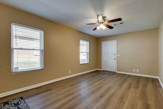 Building Photo - 2936 Torbett St
