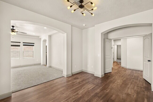 Building Photo - 2665 E 3630 S