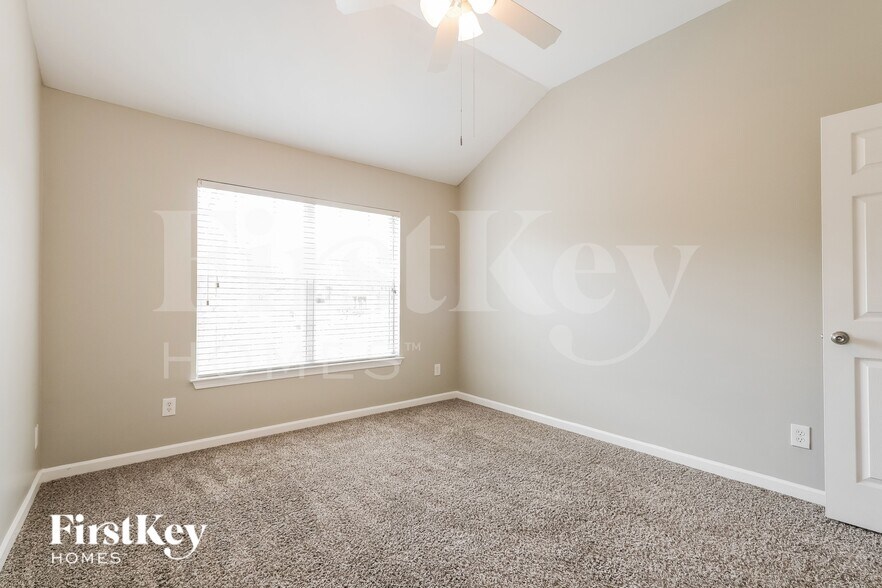 Building Photo - 7864 Wrotham Cir