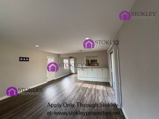 Building Photo - 1920 Encima Dr