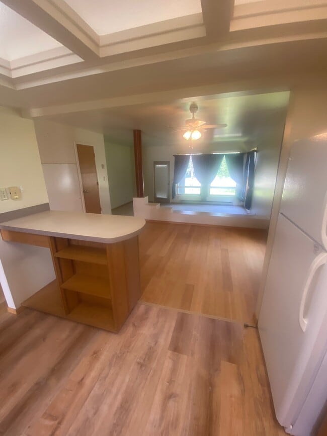 Dining Room - 102 Hoffman Dr