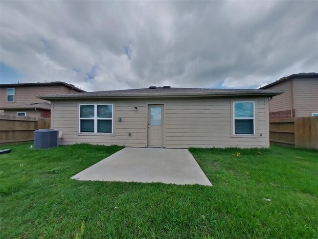 Building Photo - 904 American Monarch Dr