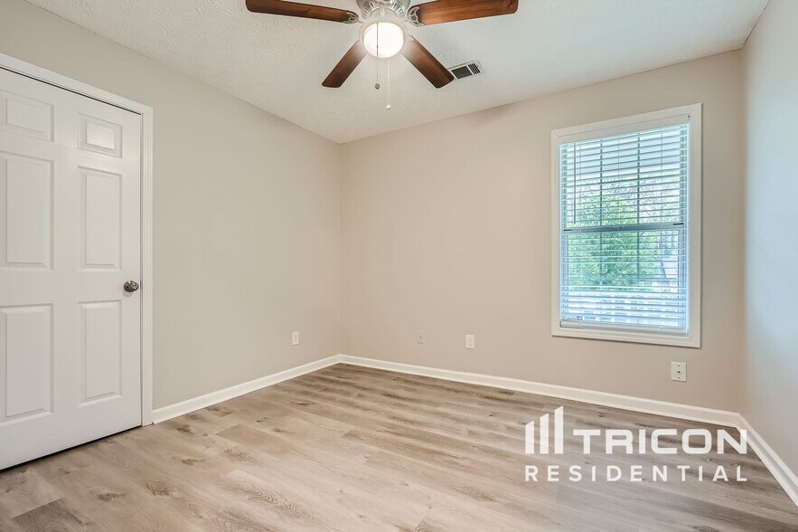 Building Photo - 1761 Silver Leaf Ct SW