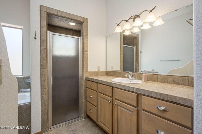 Building Photo - 1320 Golf Club Rd