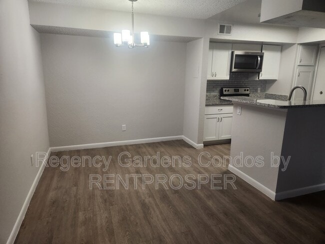 Building Photo - 5587 Devonbriar Way