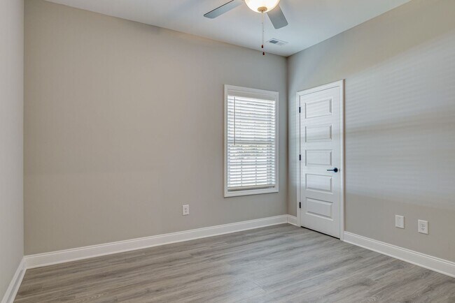 Building Photo - 207 Jesse Dr