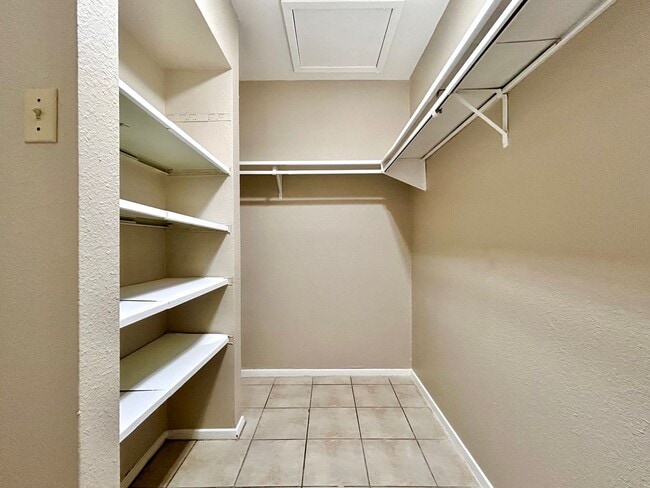 Building Photo - 510 Greenlawn Blvd