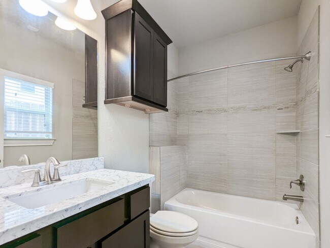 Building Photo - 5323 Kiam St