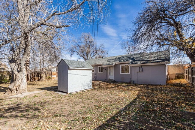 Building Photo - 1635 S Meade St