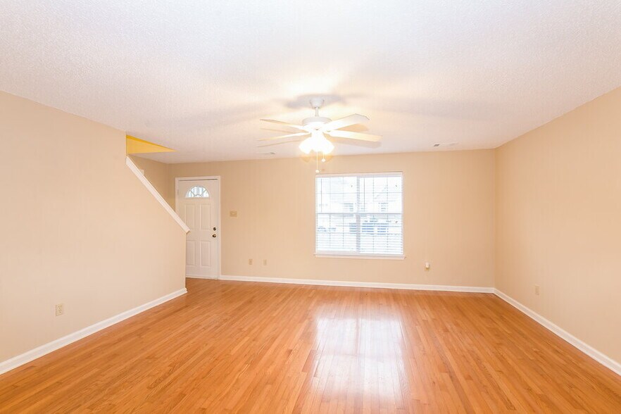 Building Photo - 6867 Brady Hill Dr