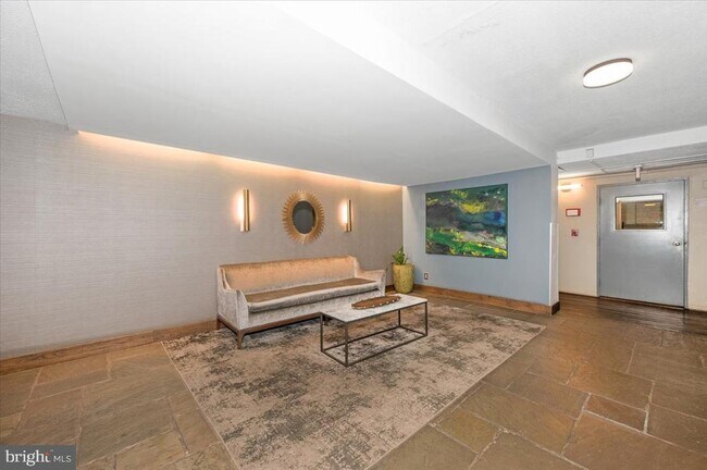 Building Photo - 4410 Oglethorpe St