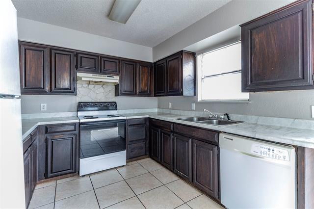 Building Photo - 201 S Las Vegas Trail