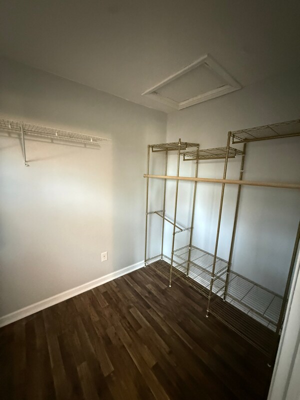 Building Photo - 224 Pinewood St