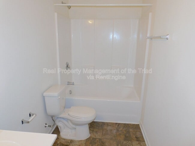 Building Photo - 1405 Asher Downs Dr