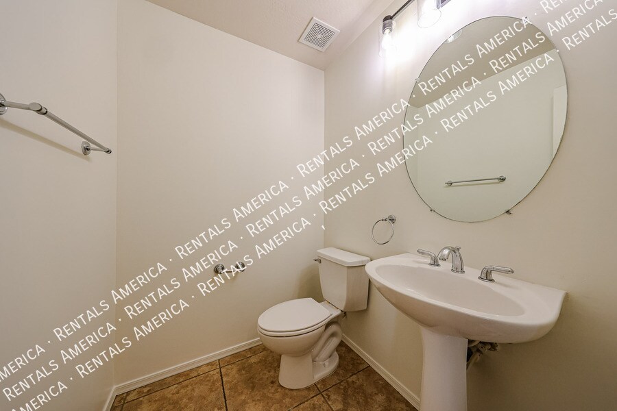 Building Photo - 9827 W Keyser Dr