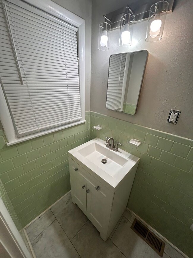 Building Photo - 4107 Arlington Cir NW