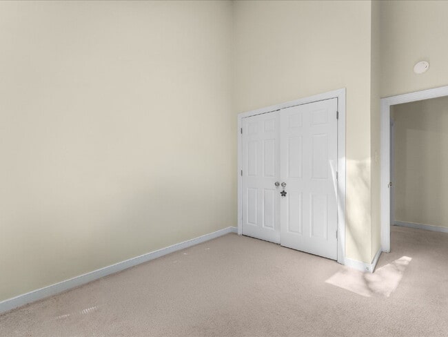 Building Photo - 1701 Early Settlers Rd