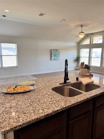 Building Photo - 5605 Apple Ridge Dr