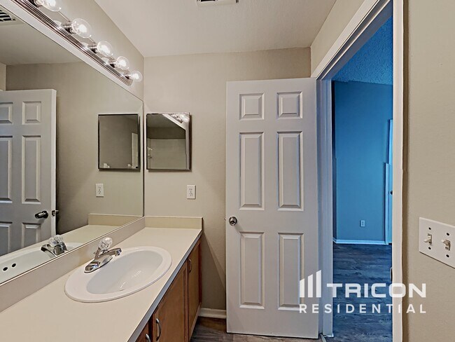 Building Photo - 1576 Palmstone Dr