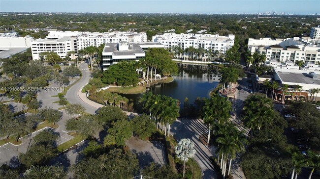 Building Photo - 701 N Pine Island Rd