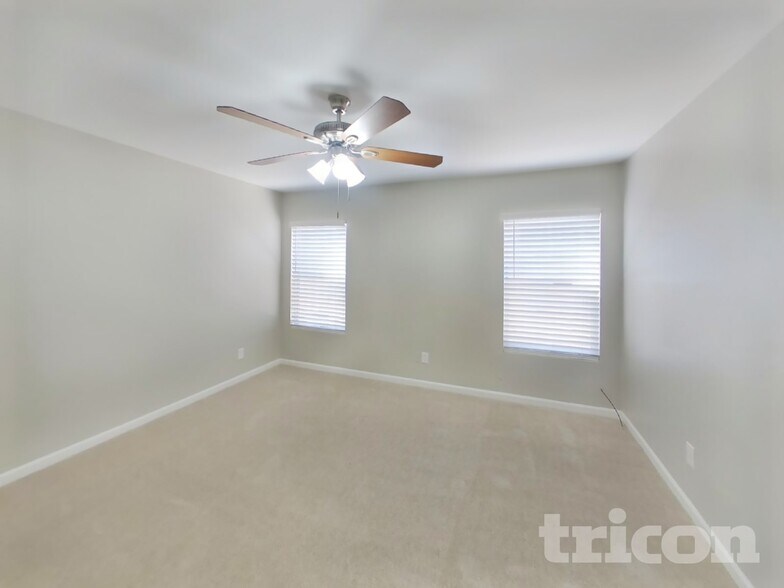 Building Photo - 11229 W Devonshire Ave