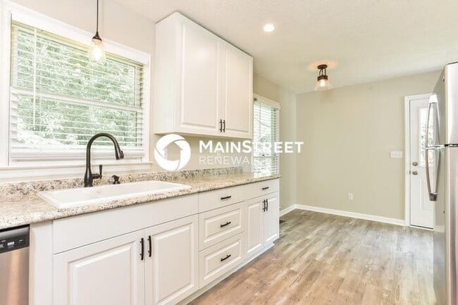 Building Photo - 3 Bedroom Pet-Friendly Home in FAIRVIEW, TN with Main Street Renewal