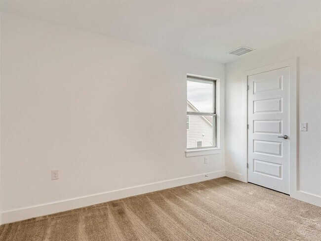 Building Photo - 9101 Spire View