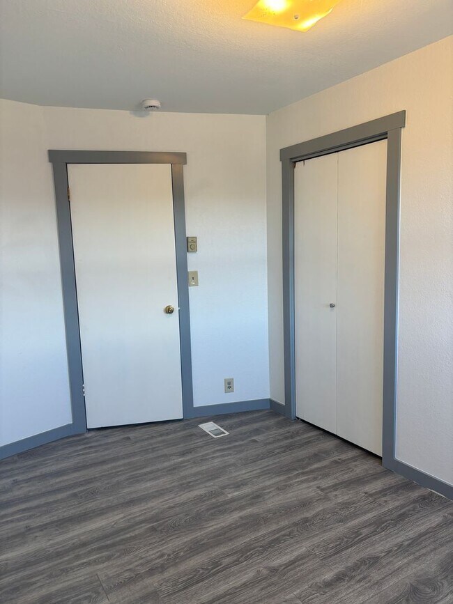 Building Photo - Renovated 3BR condo w/ garage & private yard **MOVE IN SPECIAL - See details below**