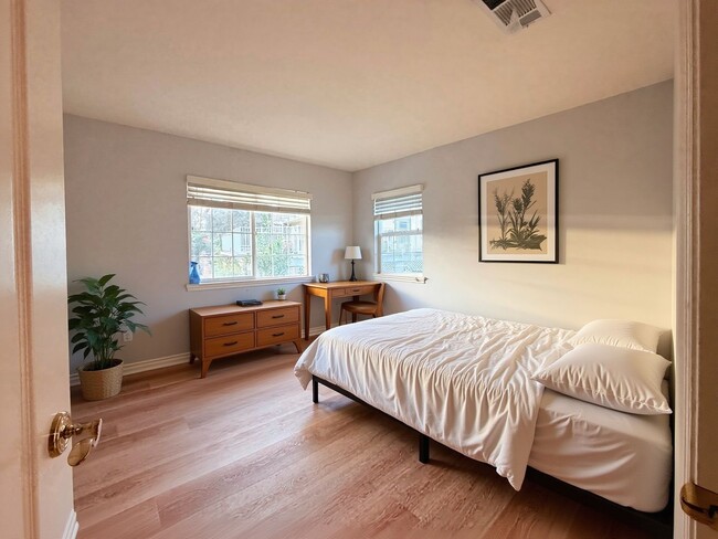Building Photo - Pet-Friendly Hillside 4BR Home with New Flooring | Newbury Park