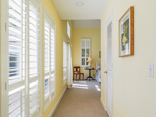 Building Photo - 8367 Baytree Dr
